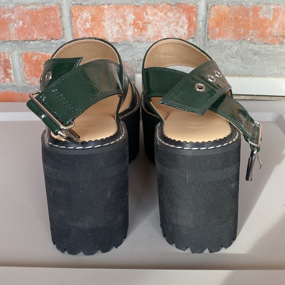 Brand New Urban Outfitters Forest Green Patten Leather Platform Sandals - Picture 3 of 4
